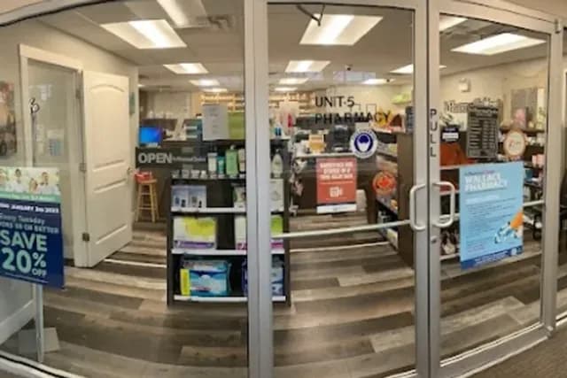 Wallace Pharmacy - Travel Clinic in Nanaimo, BC