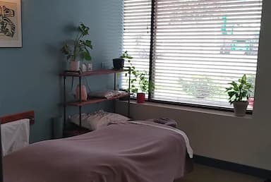 Cardinal Point Health Centre - massage in Victoria