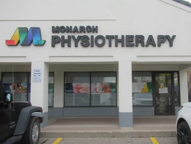 Monarch Physiotherapy Clinic Avenida