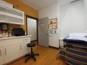 Peninsula Medical Walk-in Clinic - clinic in White Rock, BC - image 6