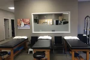 Eramosa Physiotherapy - Guelph Bullfrog Mall - Massage - massage in Guelph, ON - image 5
